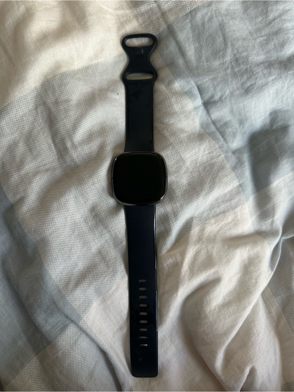 fitbit Dark Blue Smartwatch with Silicone Band